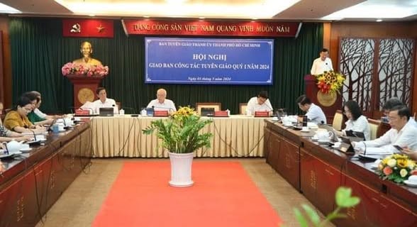 Cán bộ công tác tuyên giáo không được dao động trước khó khăn