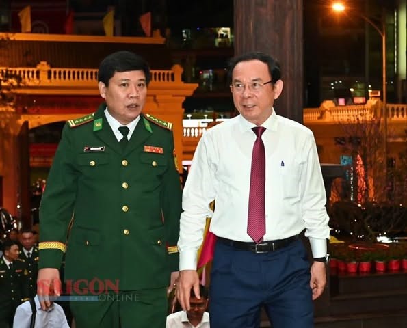 Bí thư Thành ủy TPHCM Nguyễn Văn Nên chúc tết Bộ đội Biên phòng TPHCM đêm Giao thừa